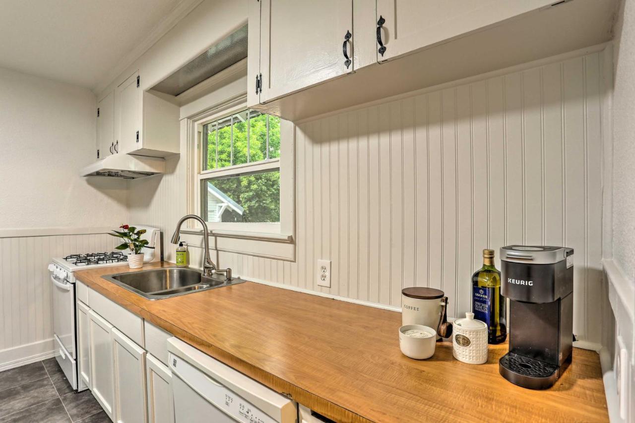 Pet-Friendly Baker City Escape With Private Yard! Екстер'єр фото